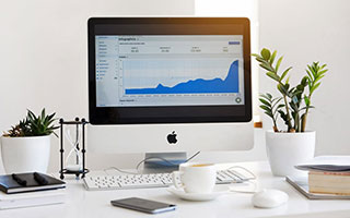 狼队在主场大胜热刺，表现令人惊喜